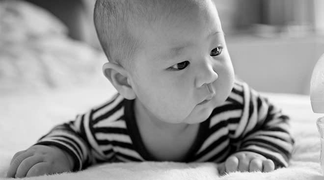 The Benefits of Tummy Time and Why You Should Be Doing it photo 1